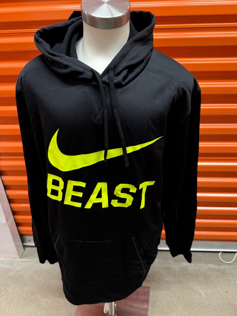 NWT Nike Men BEAST Black Hoodie with Neon Yellow Logo 844614-060 Size 2XL